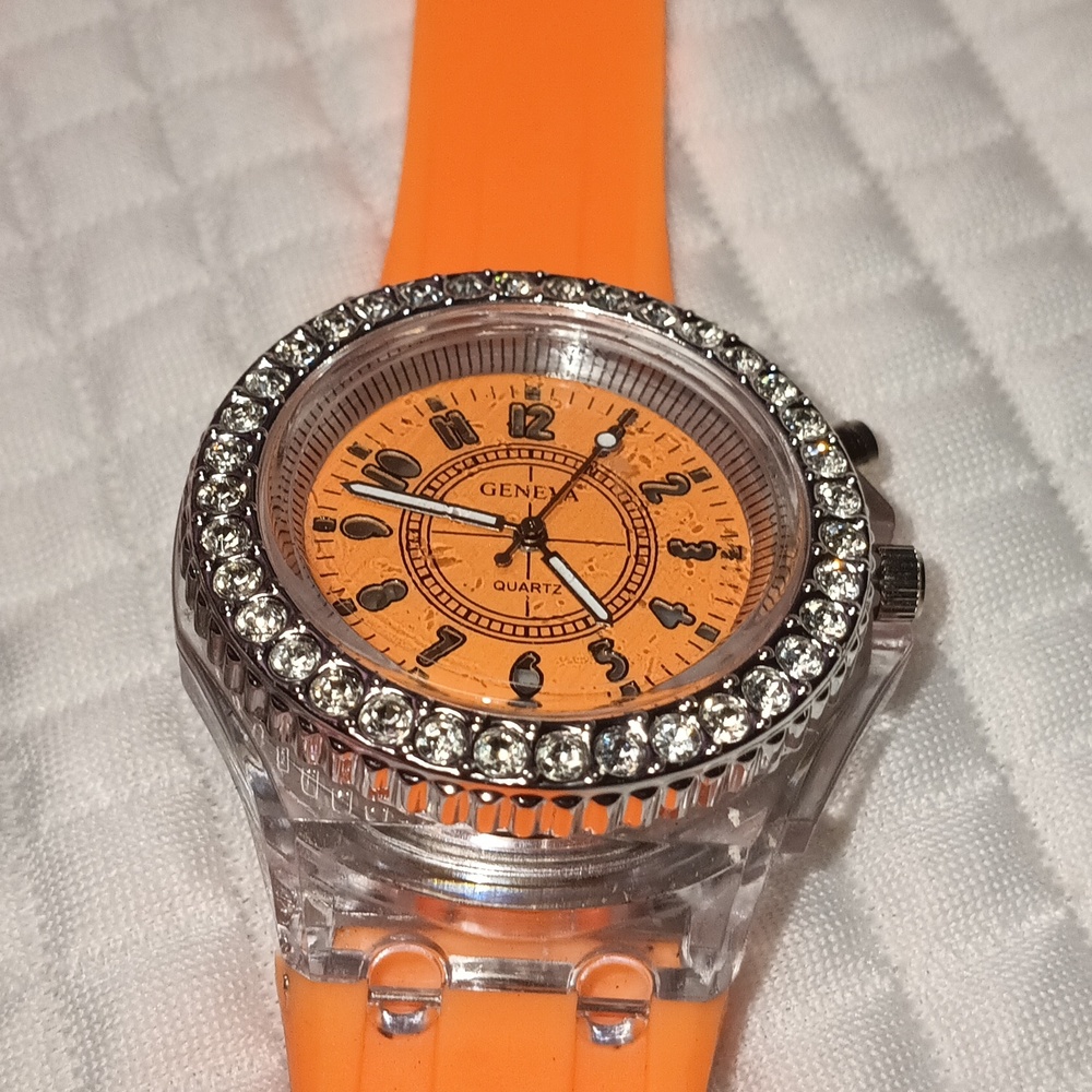 Watch - Picture 4 of 7